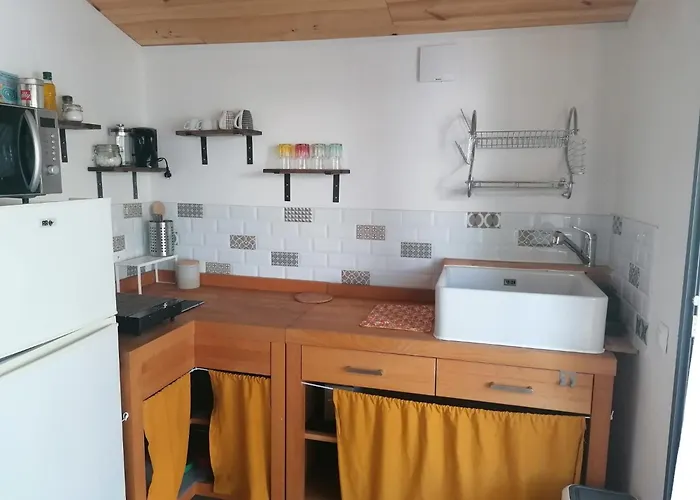 La Cabane Au Fond Du Jardin
